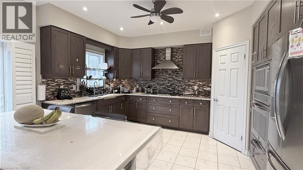 110 Rivertrail Avenue, Kitchener, ON - Indoor Photo Showing Kitchen