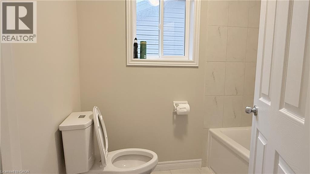 110 Rivertrail Avenue, Kitchener, ON - Indoor Photo Showing Bathroom