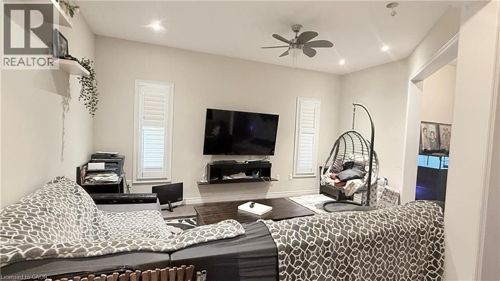 110 Rivertrail Avenue, Kitchener, ON - Indoor Photo Showing Living Room