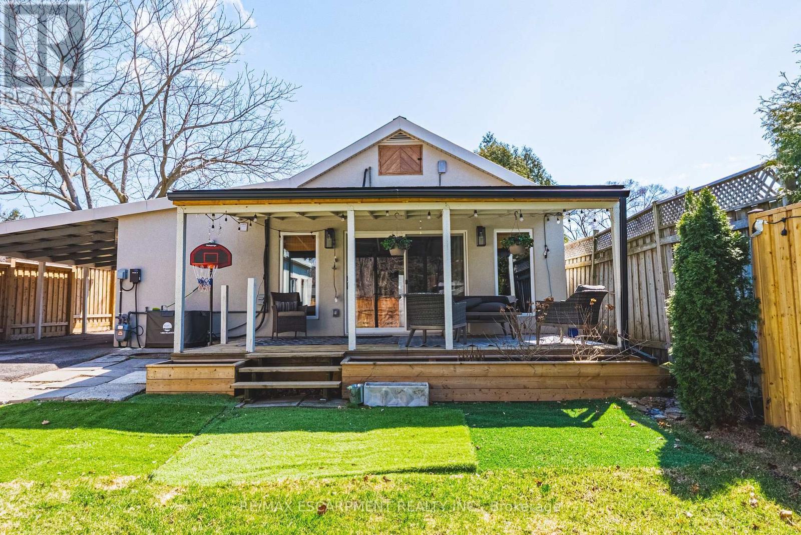 121 Paisley Boulevard E, Mississauga, ON - Outdoor With Deck Patio Veranda