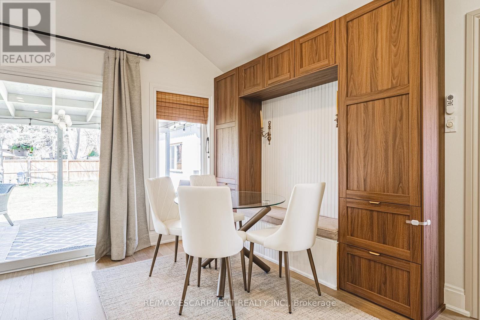 121 Paisley Boulevard E, Mississauga, ON - Indoor Photo Showing Dining Room