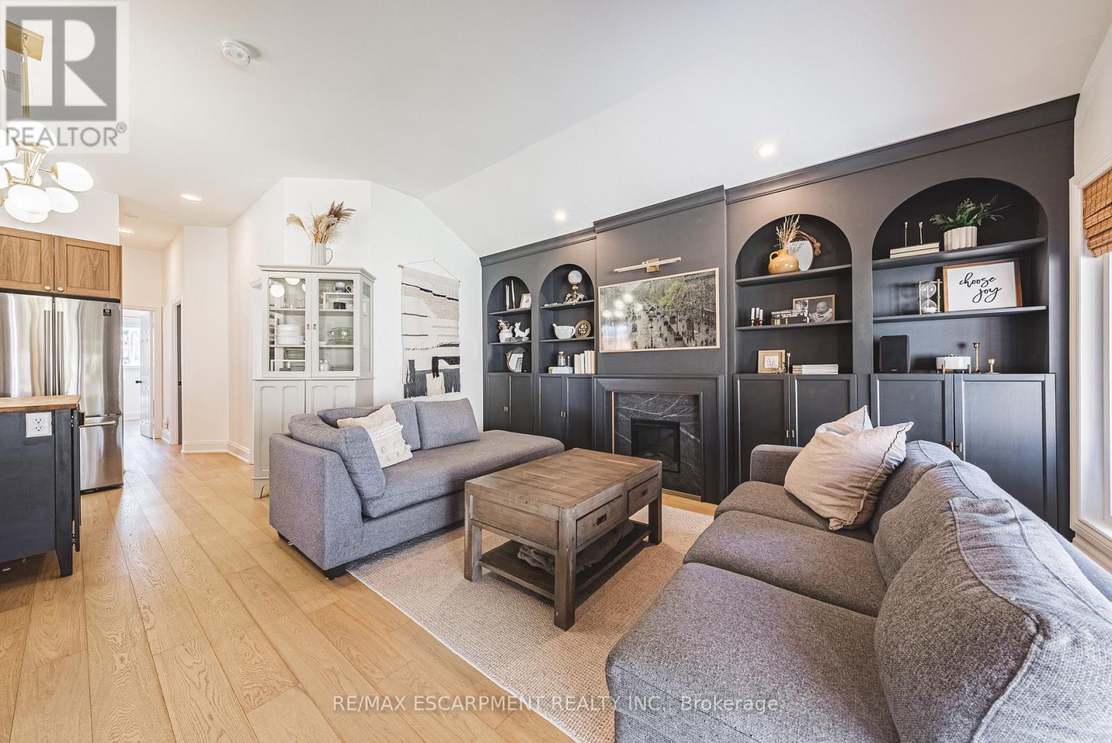 121 Paisley Boulevard E, Mississauga, ON - Indoor Photo Showing Other Room