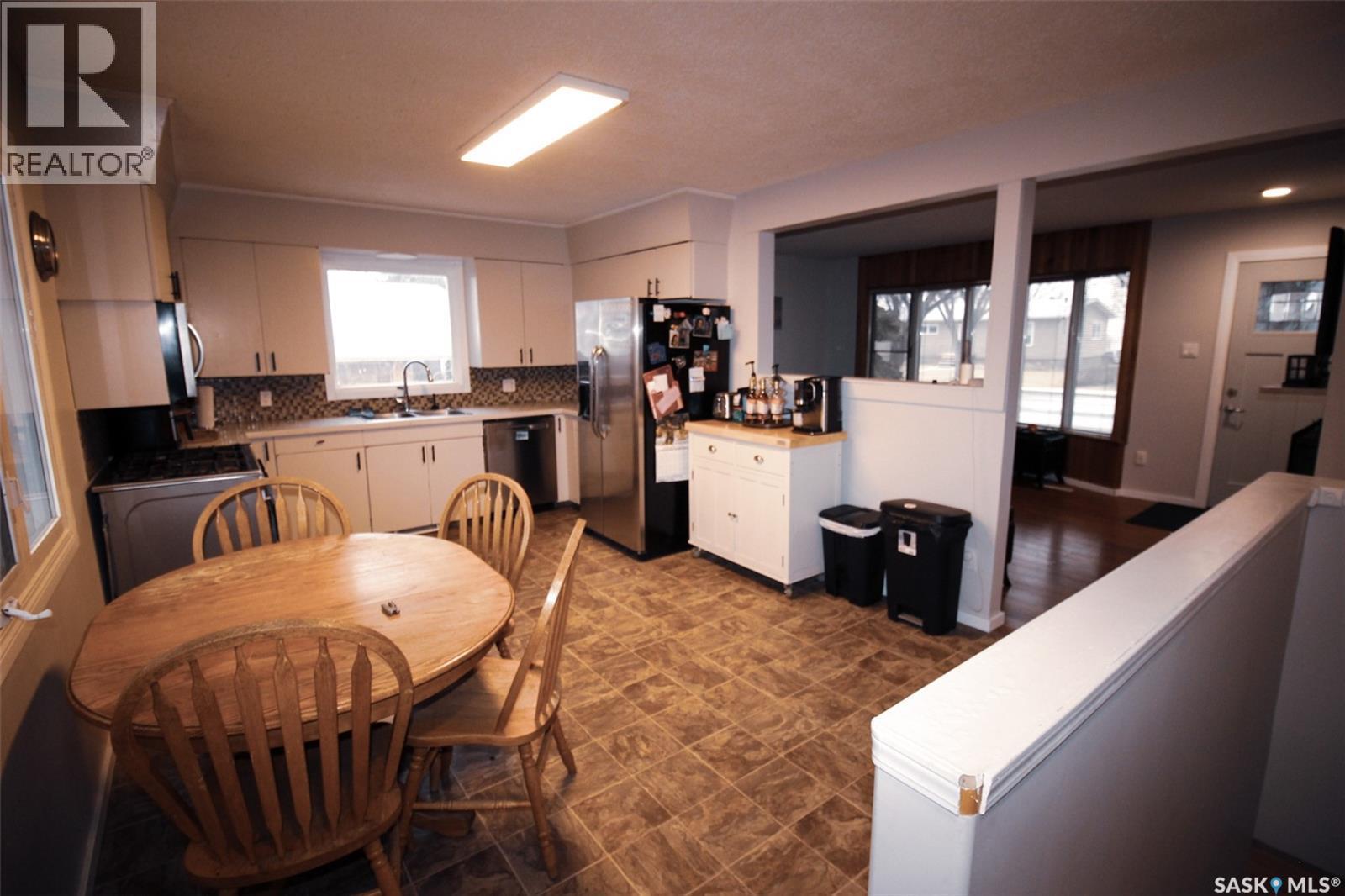 851 2Nd Street E, Shaunavon, SK