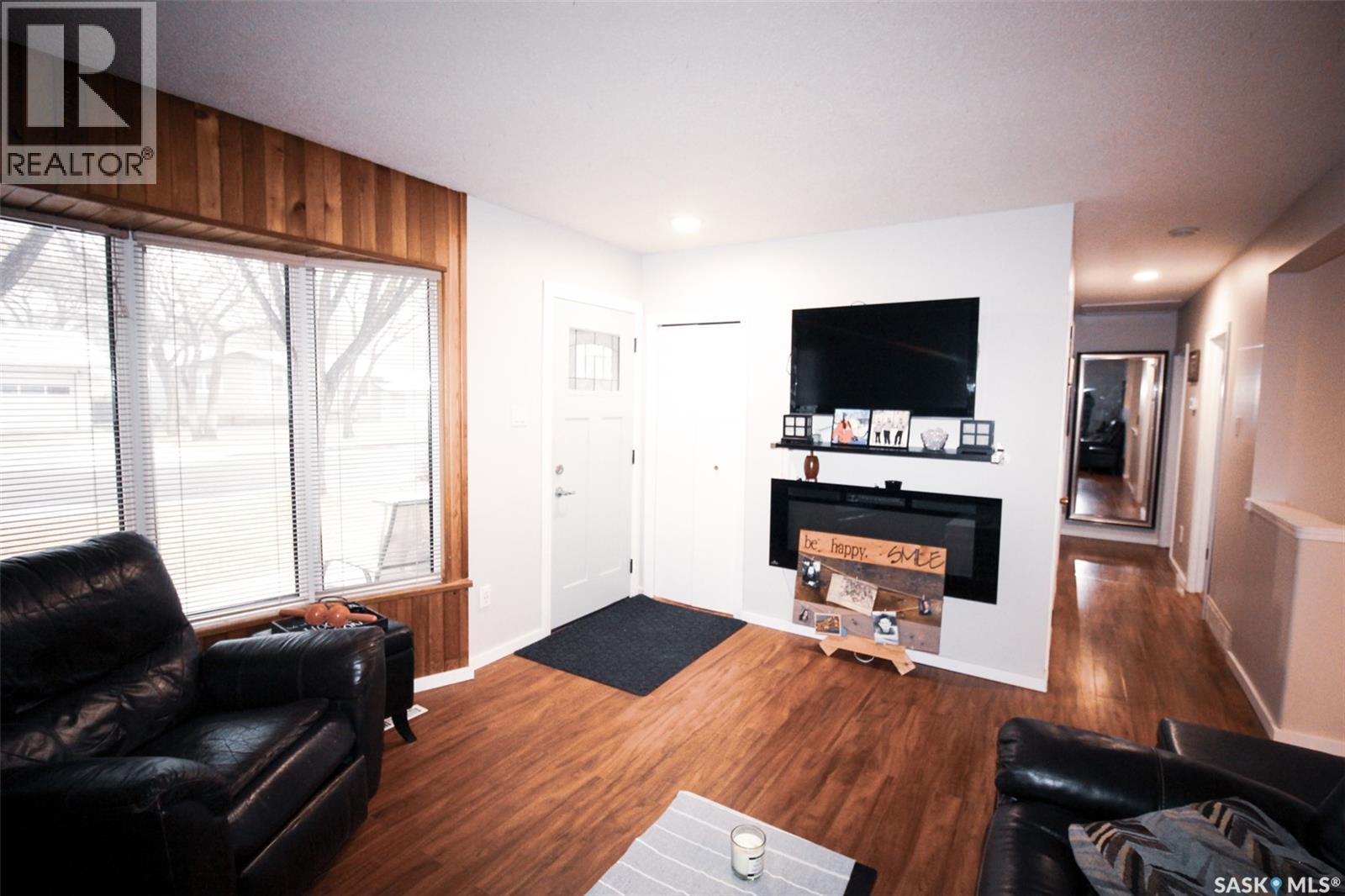 851 2Nd Street E, Shaunavon, SK