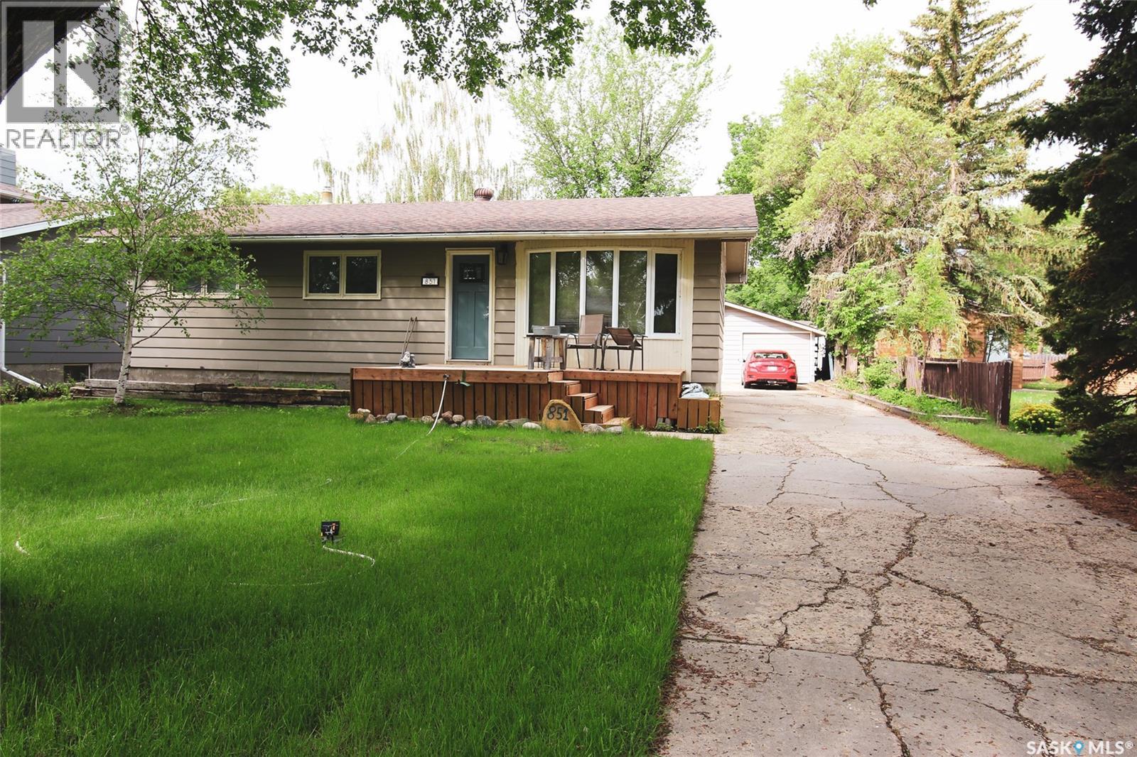 851 2Nd Street E, Shaunavon, SK