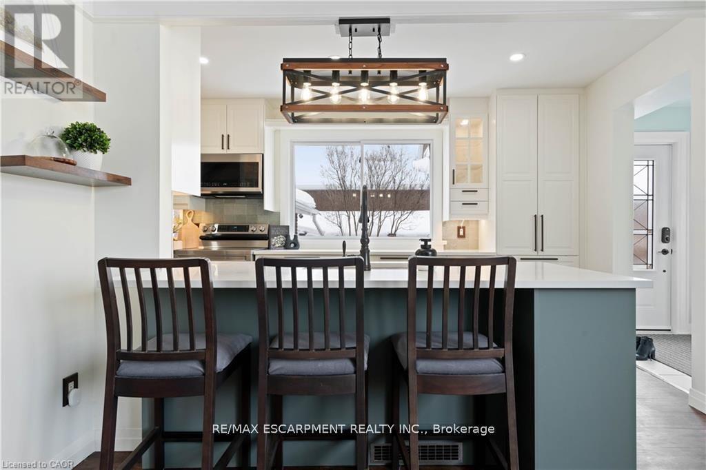 18 Flanders Avenue, St. Catharines, ON - Indoor