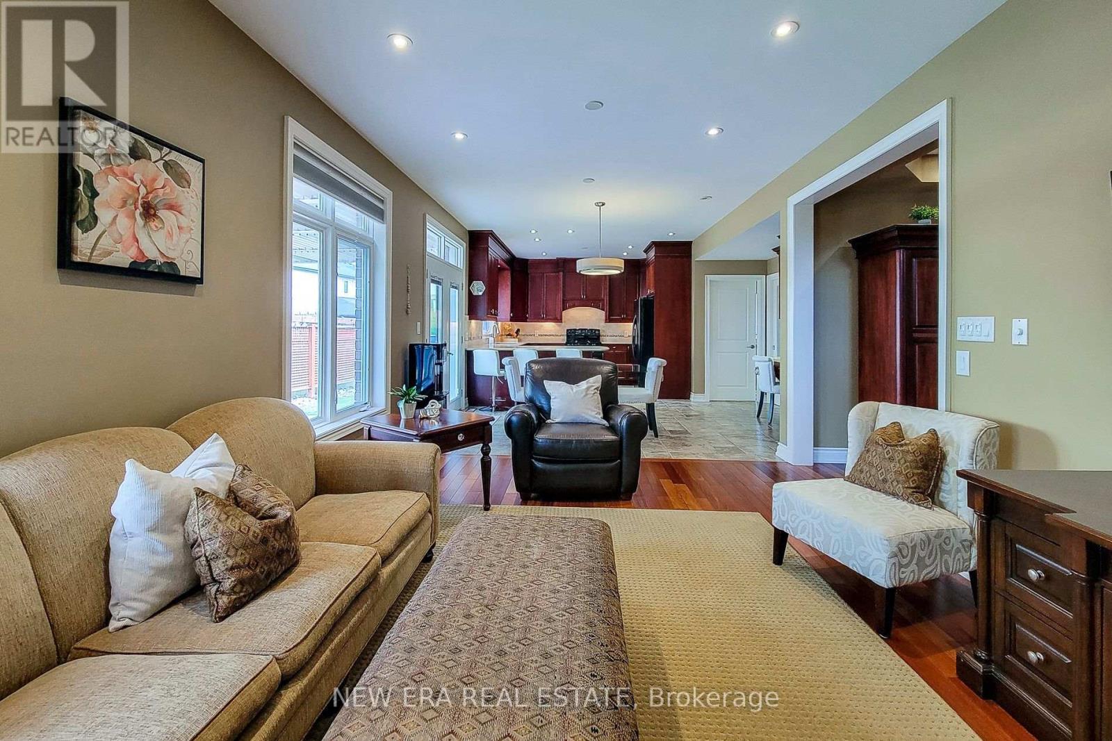 13 Alex Grant Place, St. Catharines, ON - Indoor Photo Showing Living Room