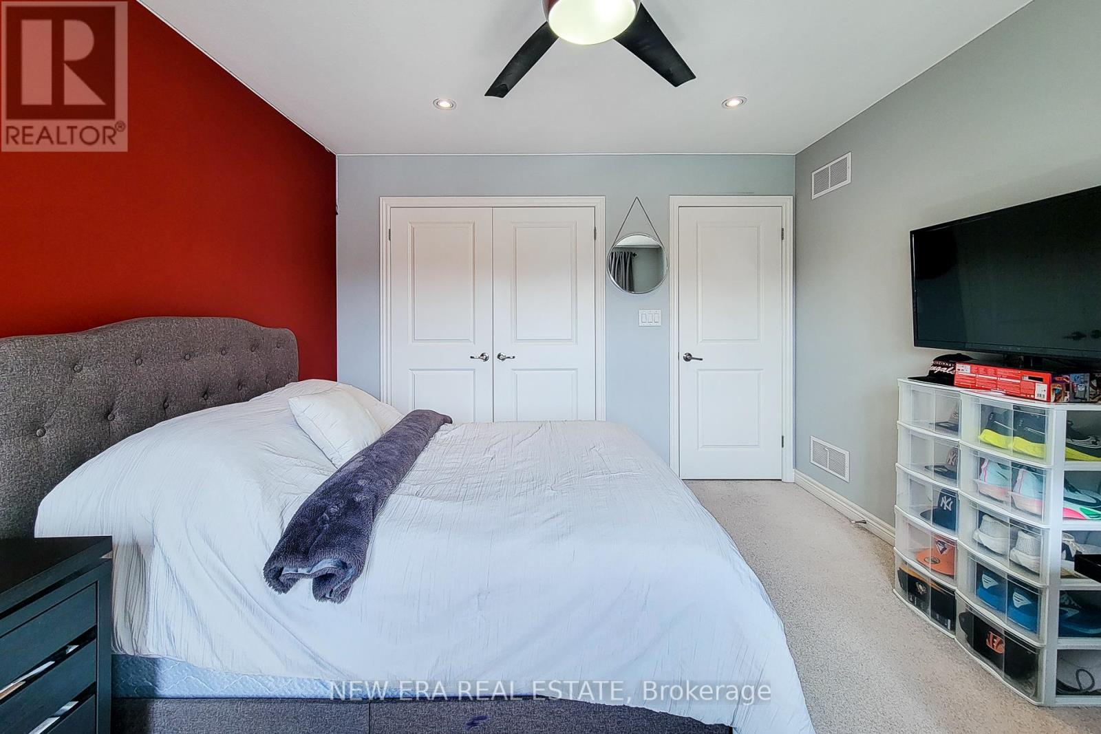 13 Alex Grant Place, St. Catharines, ON - Indoor Photo Showing Bedroom