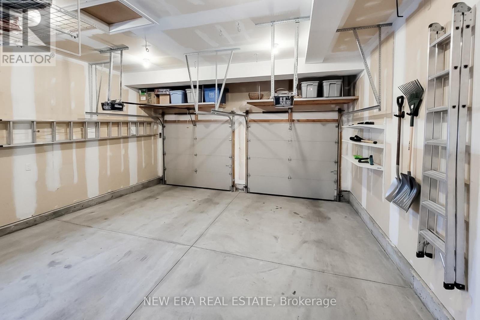 13 Alex Grant Place, St. Catharines, ON - Indoor Photo Showing Garage