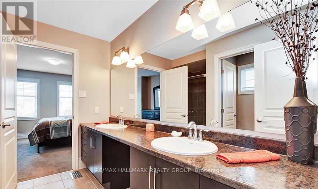 318 Rywalk Circle, Ottawa, ON - Indoor Photo Showing Bathroom
