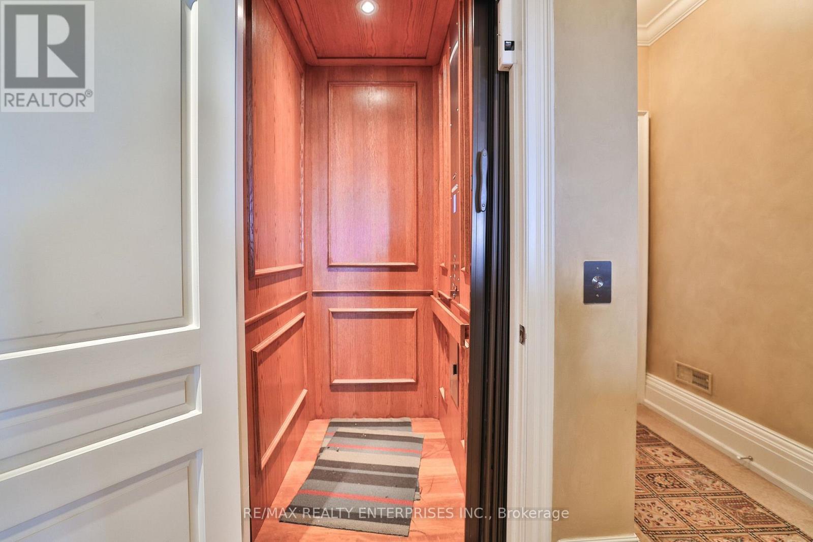 872 Whittier Crescent, Mississauga, ON - Indoor Photo Showing Other Room