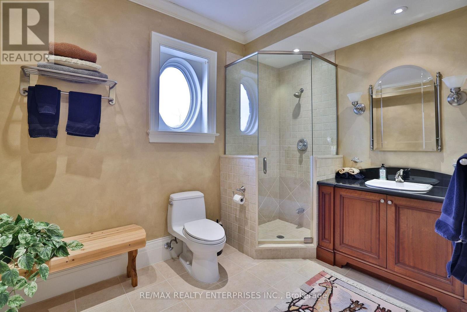 872 Whittier Crescent, Mississauga, ON - Indoor Photo Showing Bathroom