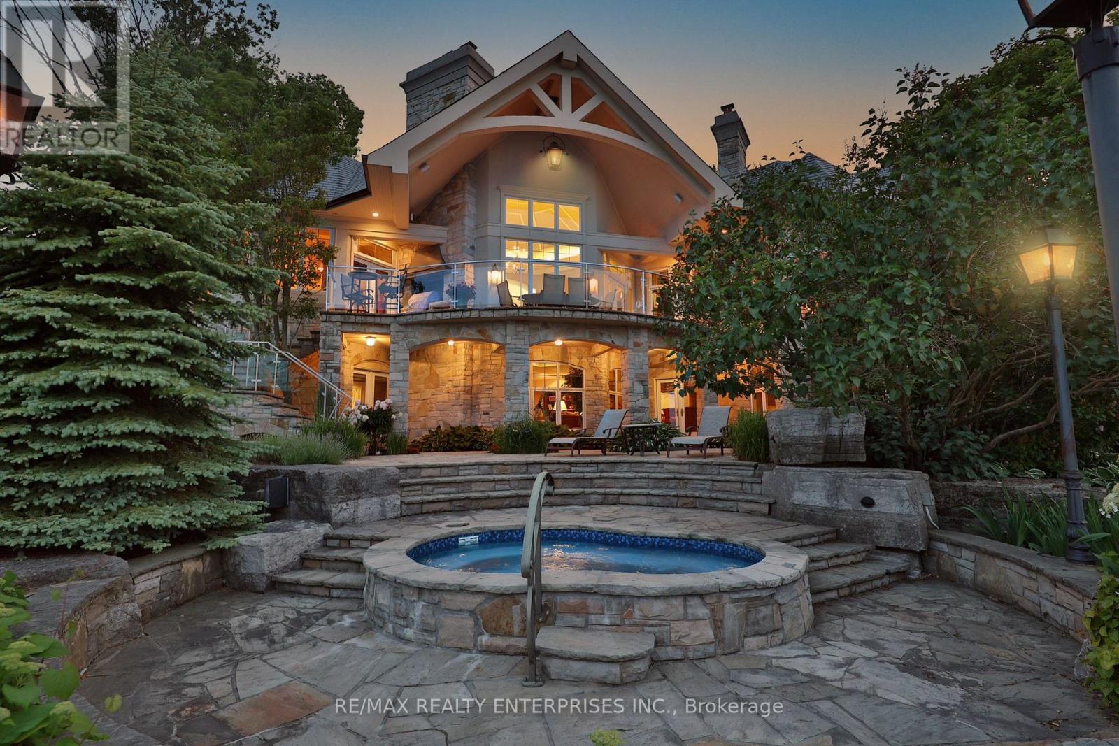 872 Whittier Crescent, Mississauga, ON - Outdoor With In Ground Pool