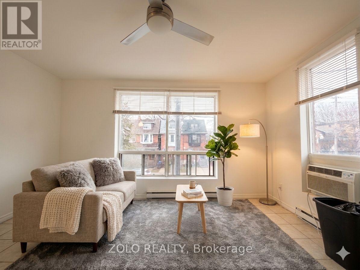 4 - 968 Bathurst Street, Toronto, ON