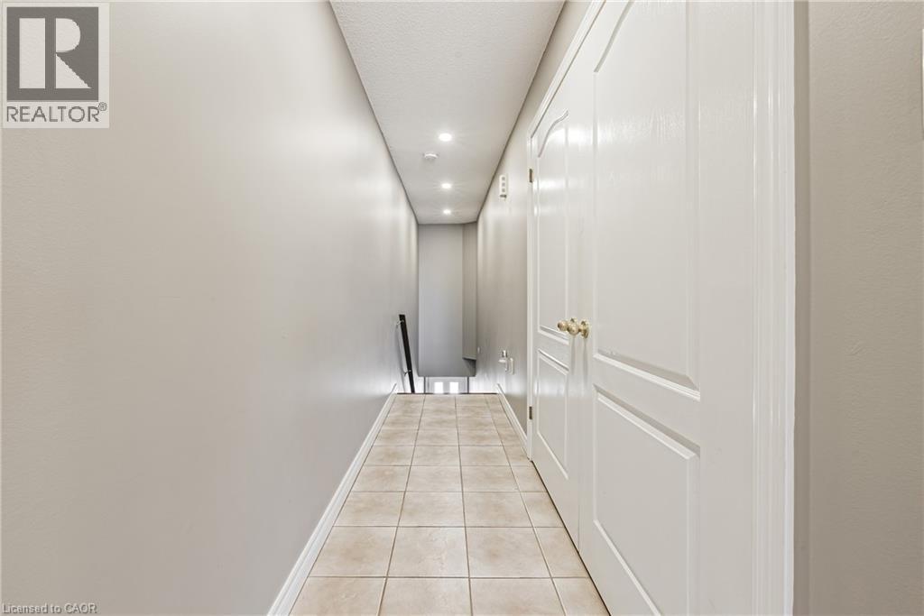 2 Harbour Drive Unit# 14, Hamilton, ON - Indoor Photo Showing Other Room
