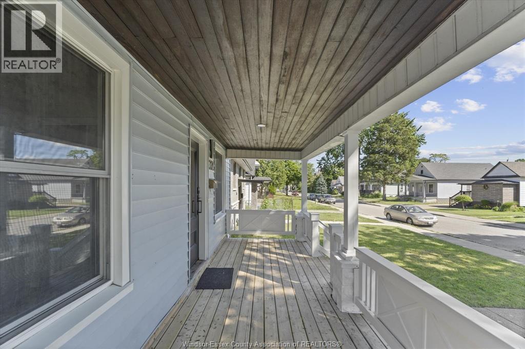 371 Curry, Windsor, ON - Outdoor With Deck Patio Veranda With Exterior