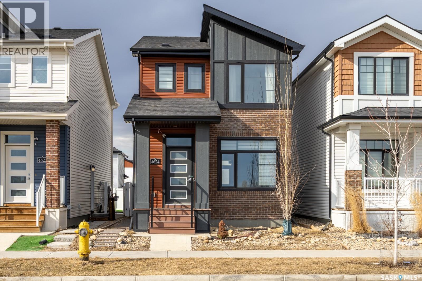 4624 Buckingham Drive E, Regina, SK - Outdoor With Facade