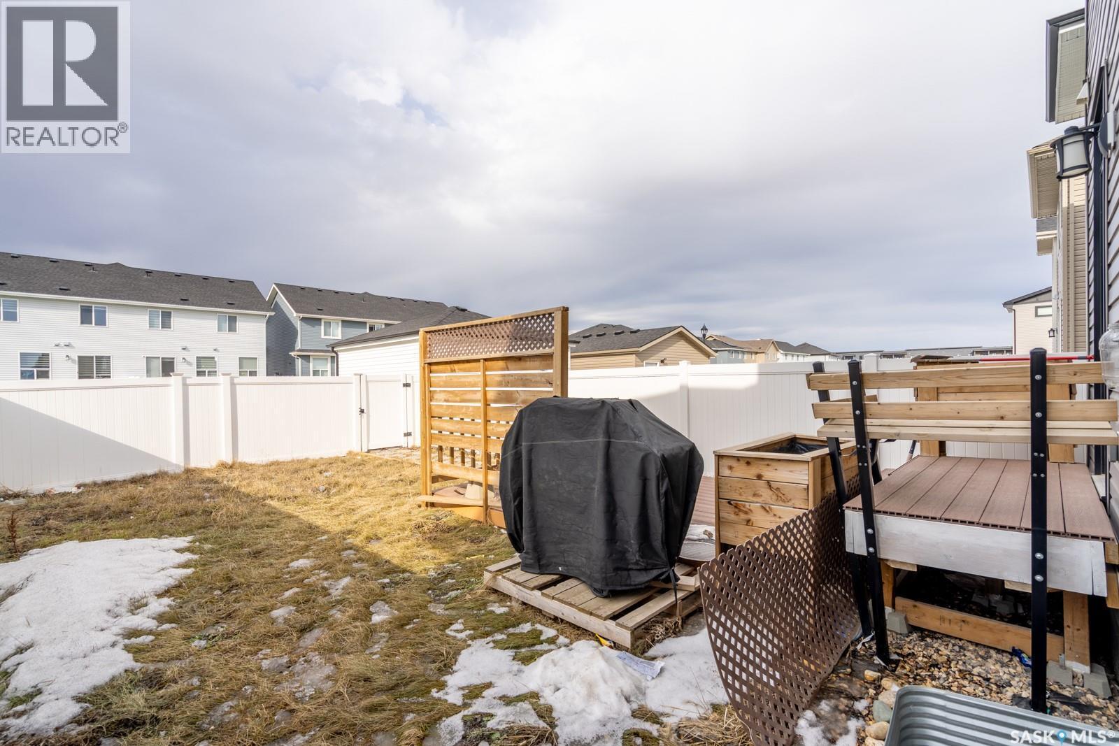 4624 Buckingham Drive E, Regina, SK - Outdoor With Exterior