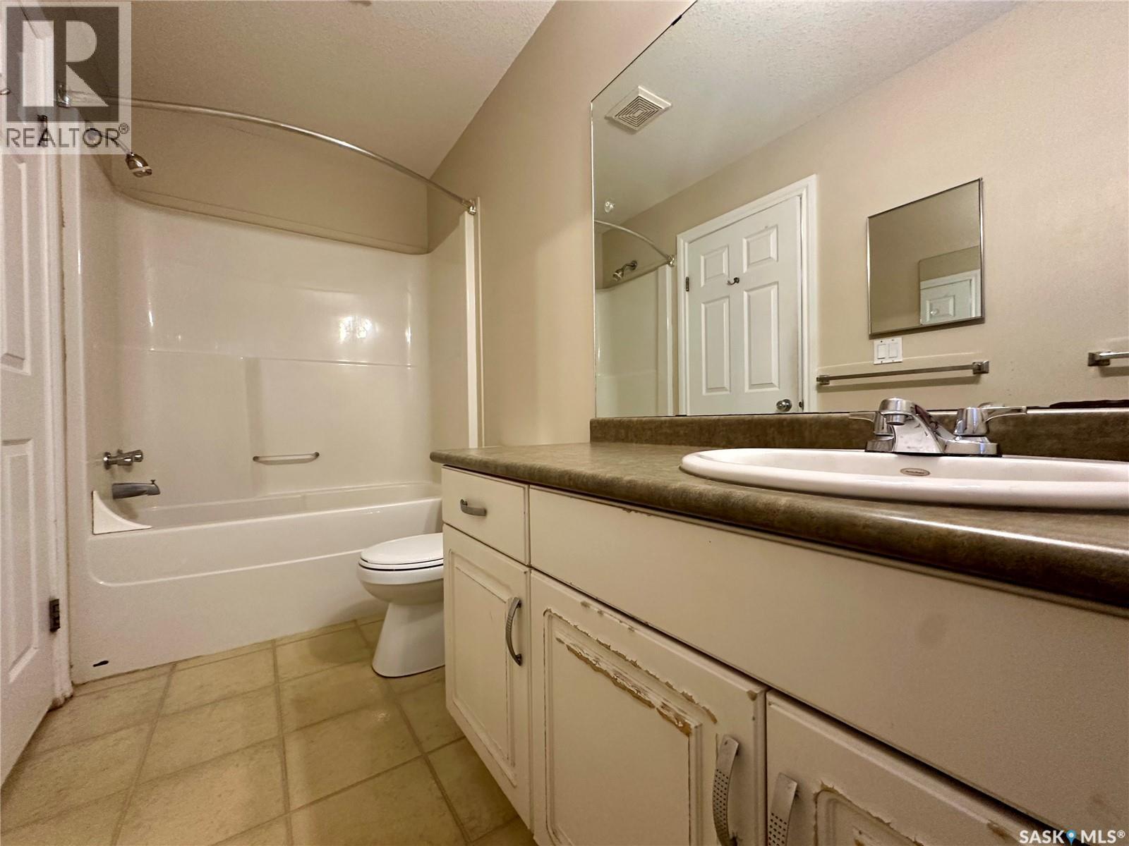 38 103 Banyan Crescent, Saskatoon, SK - Indoor Photo Showing Bathroom