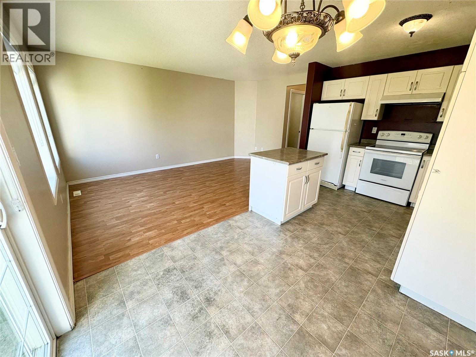 38 103 Banyan Crescent, Saskatoon, SK - Indoor Photo Showing Kitchen