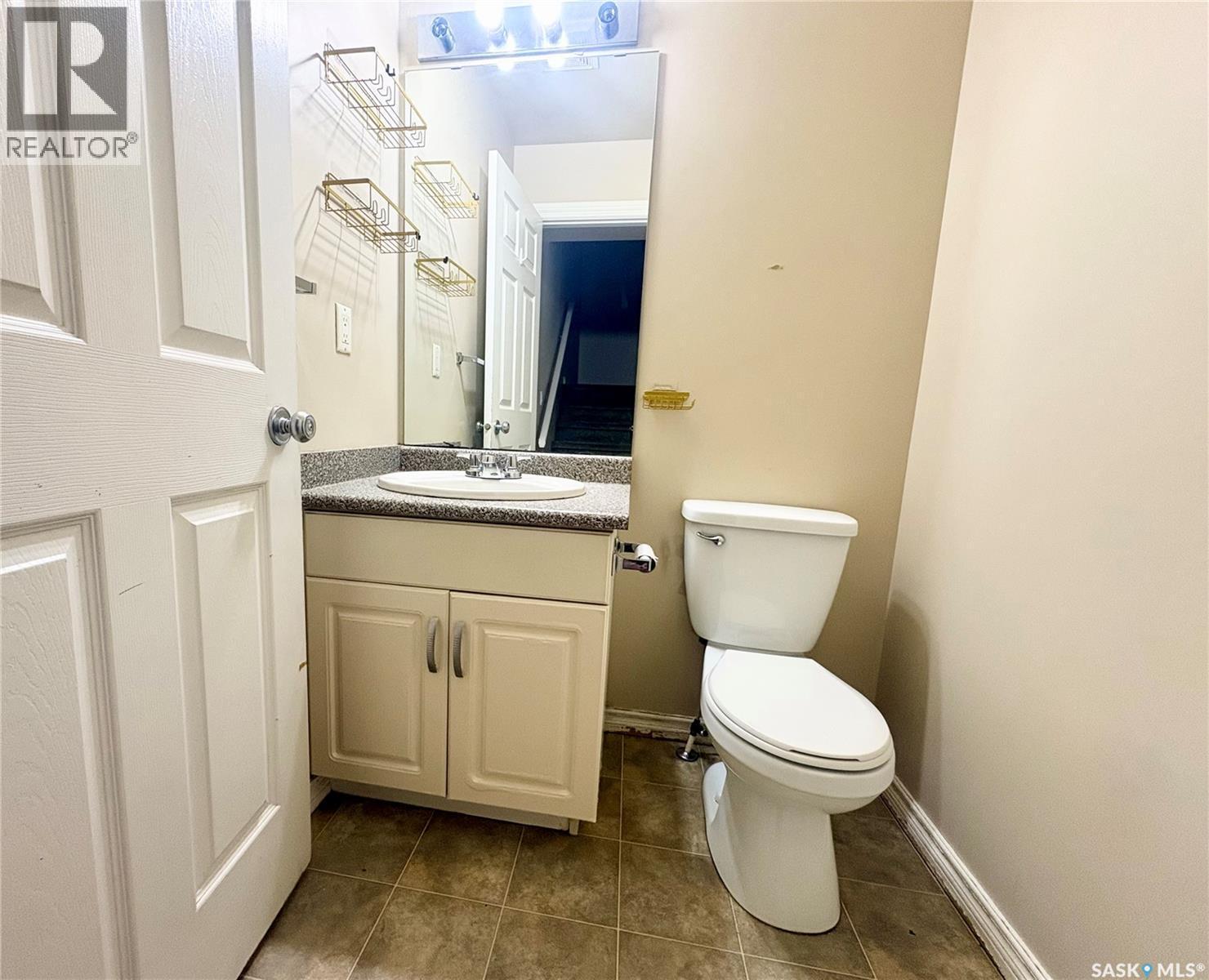 38 103 Banyan Crescent, Saskatoon, SK - Indoor Photo Showing Bathroom