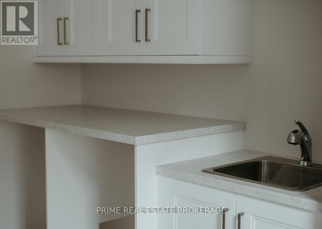 Lot 68 Fallingbrook Road, London South (South V), ON - Indoor Photo Showing Kitchen