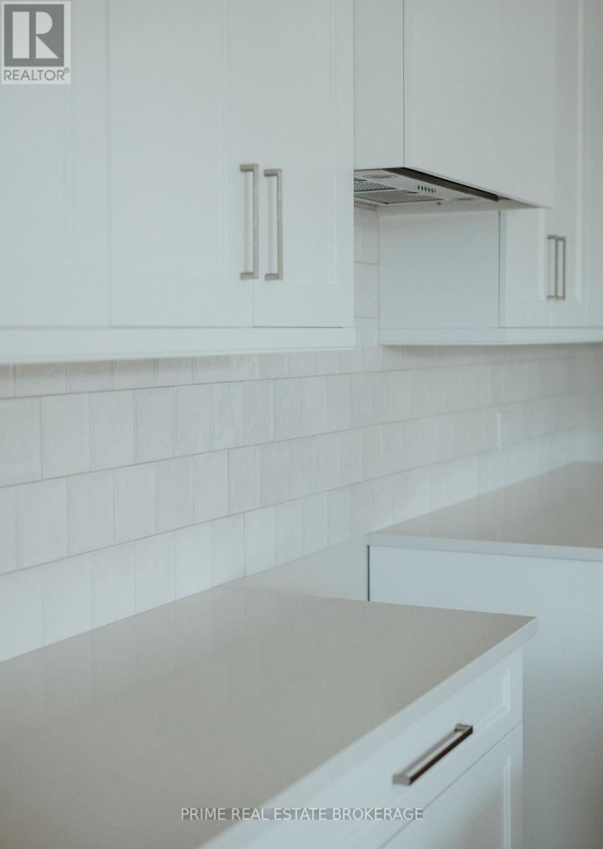Lot 68 Fallingbrook Road, London South (South V), ON - Indoor Photo Showing Kitchen