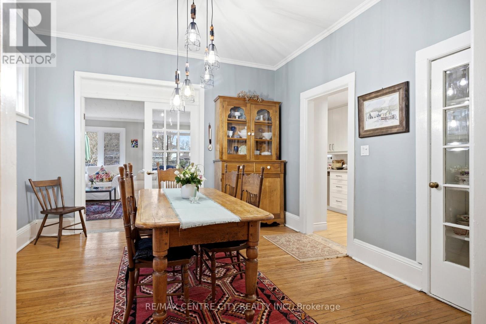 12 Rosebery Place, St. Thomas, ON - Indoor Photo Showing Dining Room
