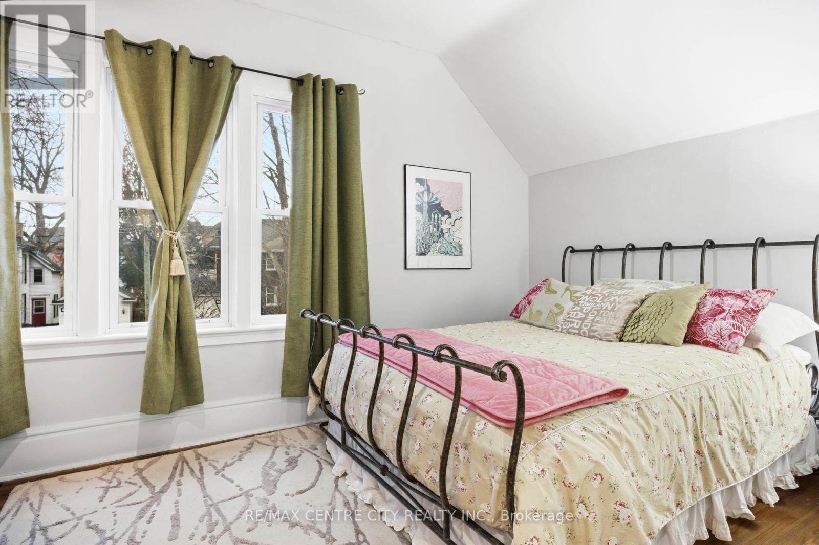 12 Rosebery Place, St. Thomas, ON - Indoor Photo Showing Bedroom