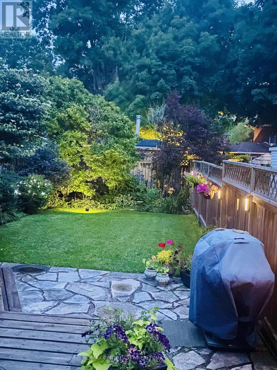 12 Rosebery Place, St. Thomas, ON - Outdoor