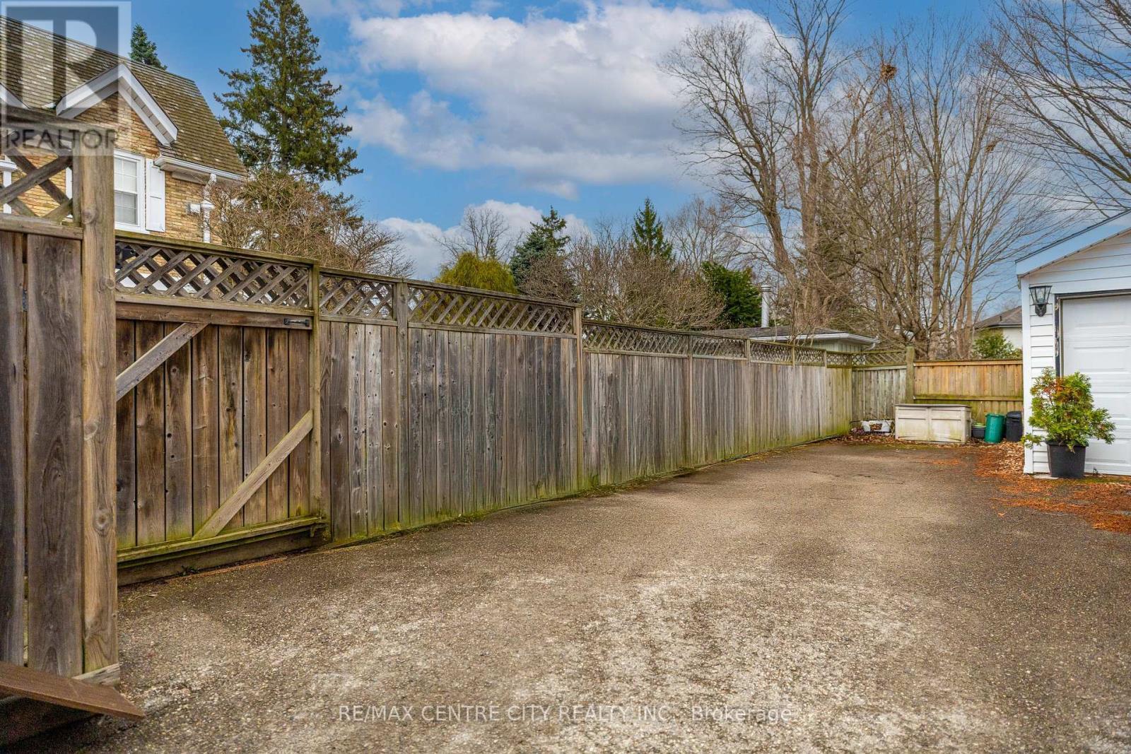 12 Rosebery Place, St. Thomas, ON - Outdoor
