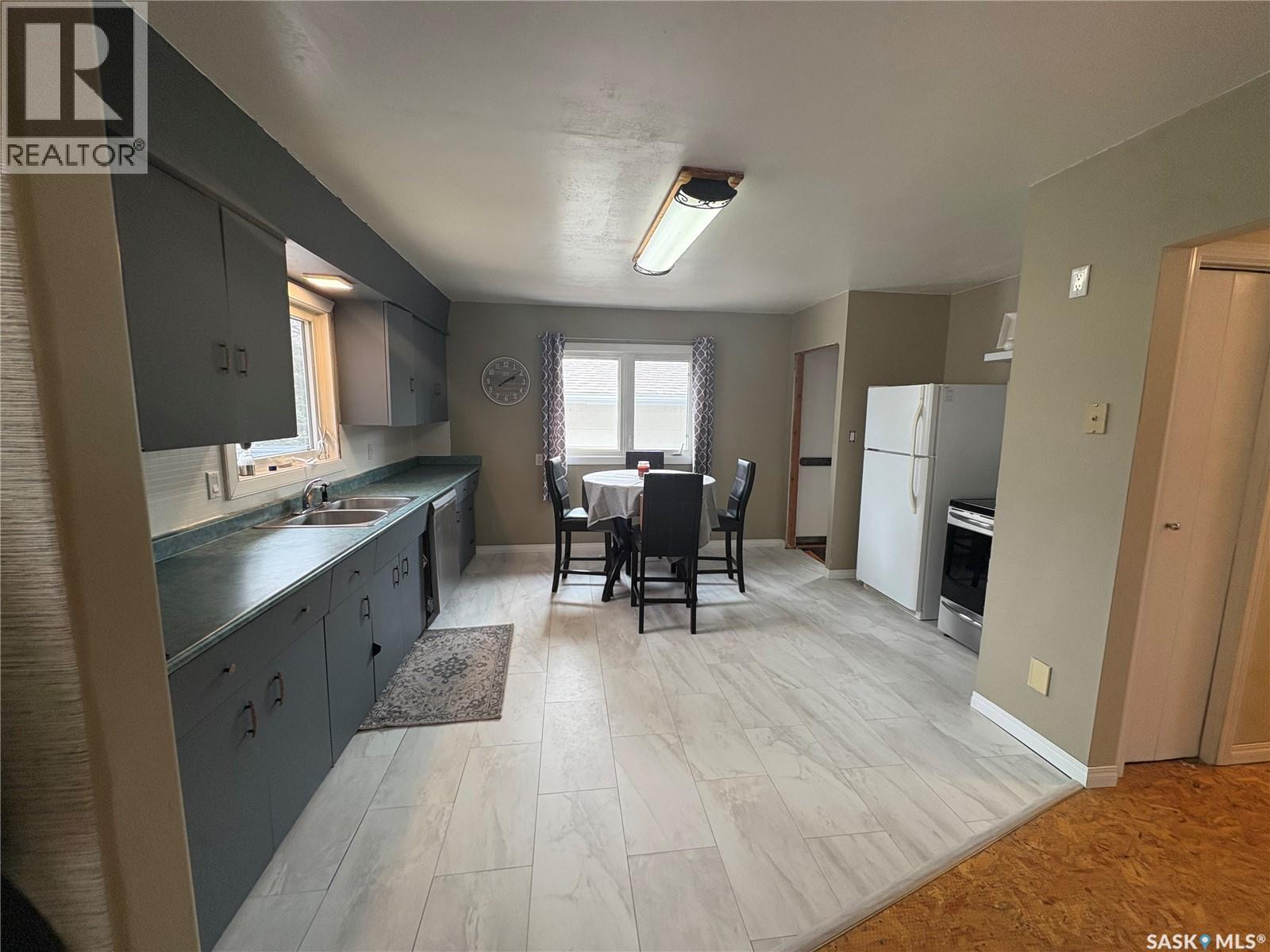 643 3Rd Street W, Shaunavon, SK - Indoor