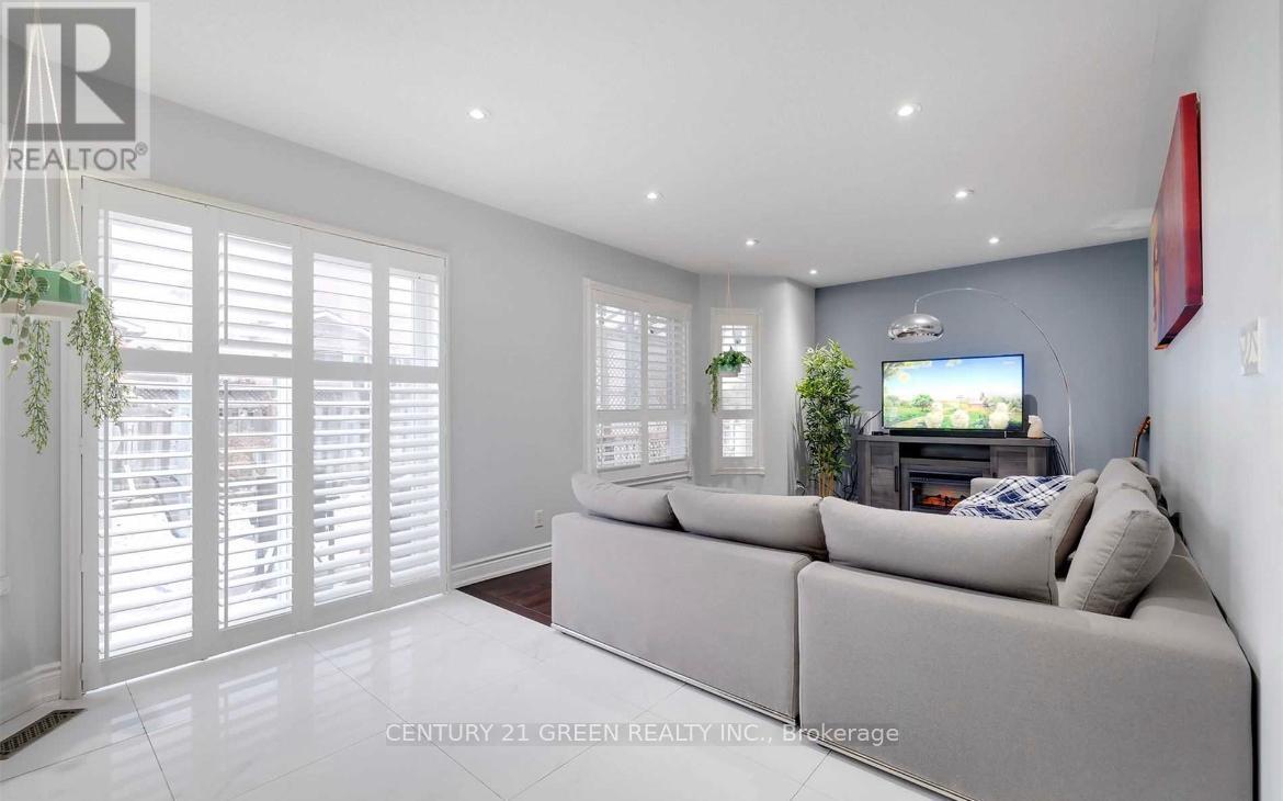 5623 Whitehorn Avenue, Mississauga, ON - Indoor