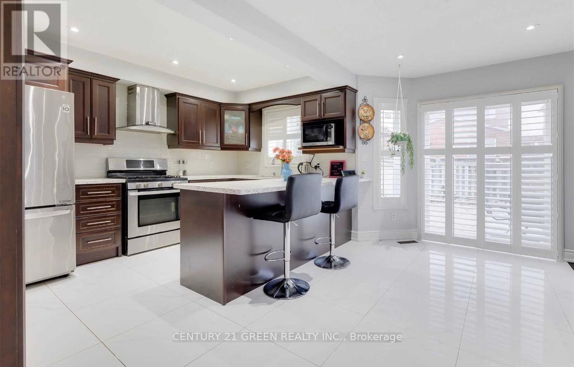5623 Whitehorn Avenue, Mississauga, ON - Indoor Photo Showing Kitchen