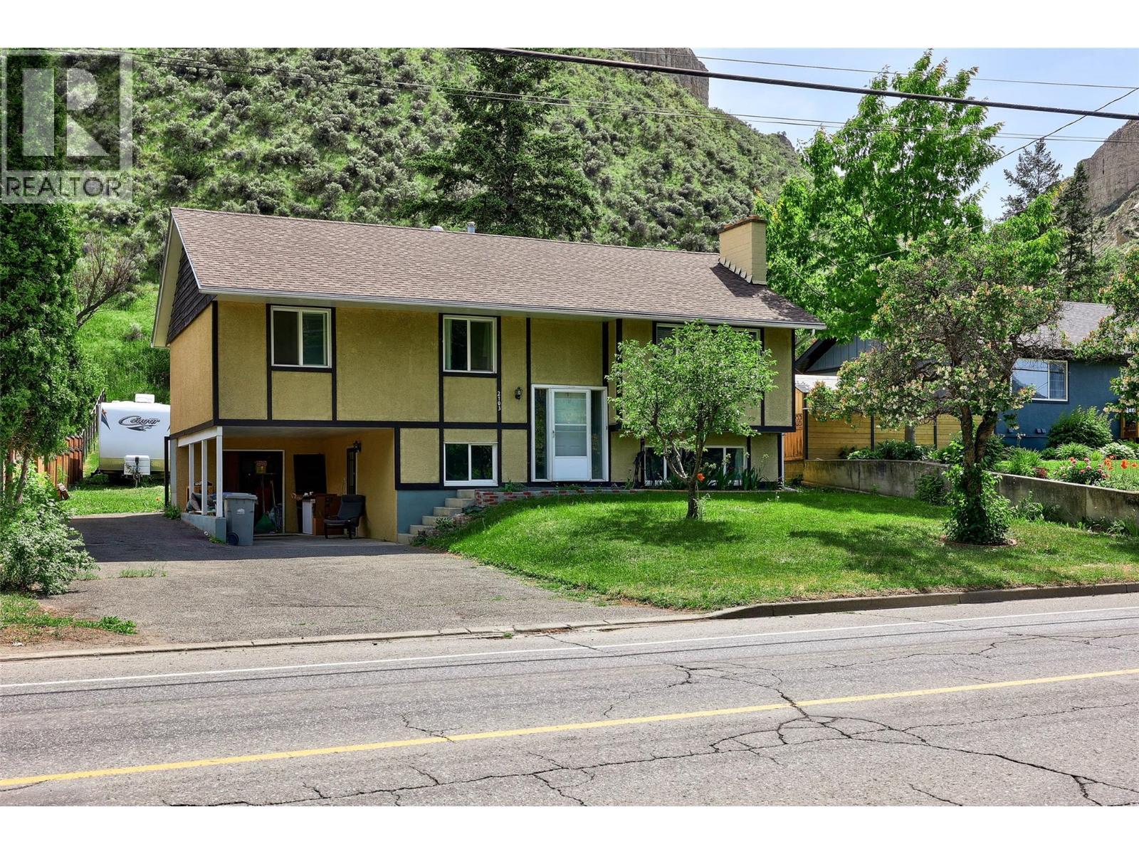 2103 Valleyview Drive, Kamloops, BC - Outdoor