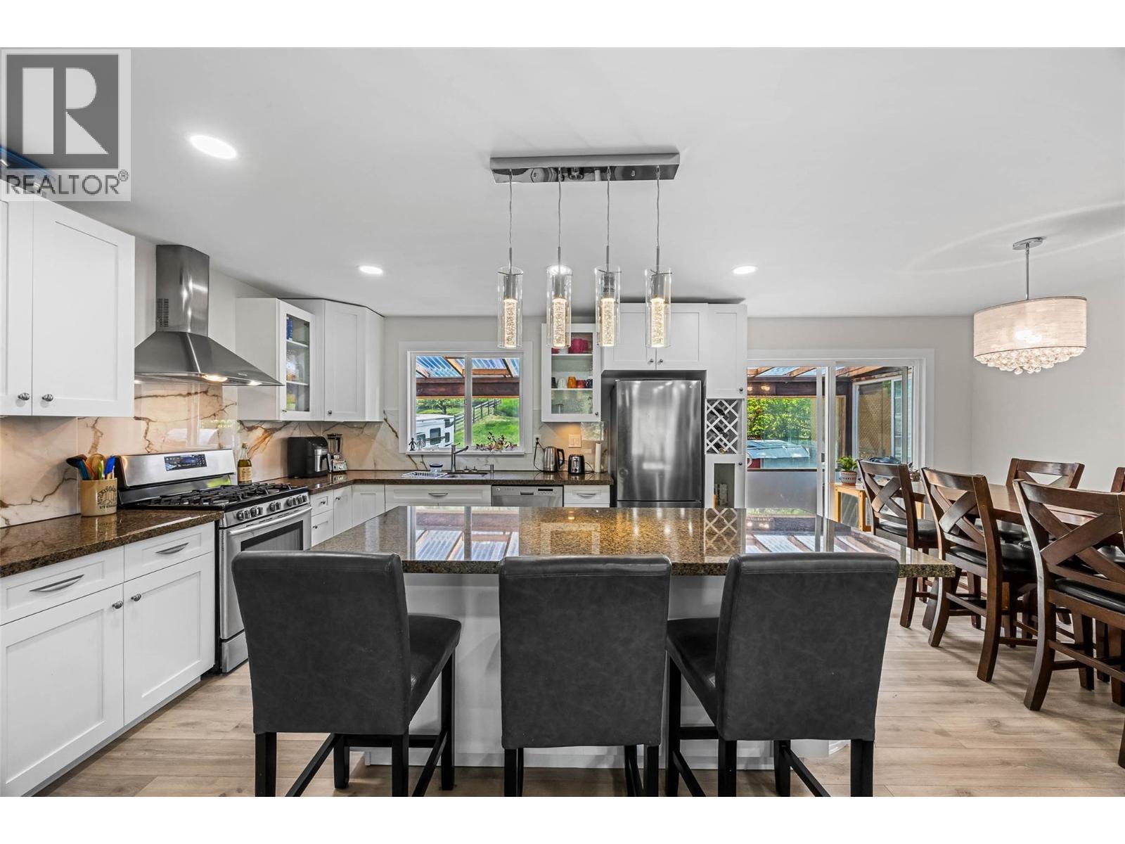 2103 Valleyview Drive, Kamloops, BC - Indoor
