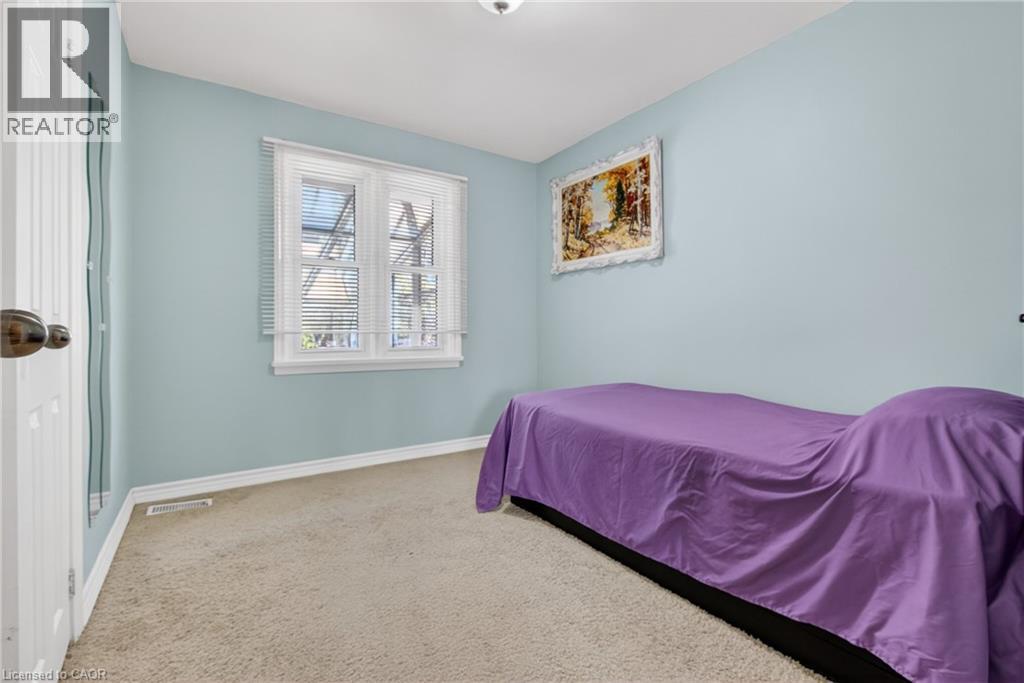 270 Mausser Avenue, Kitchener, ON - Indoor Photo Showing Bedroom