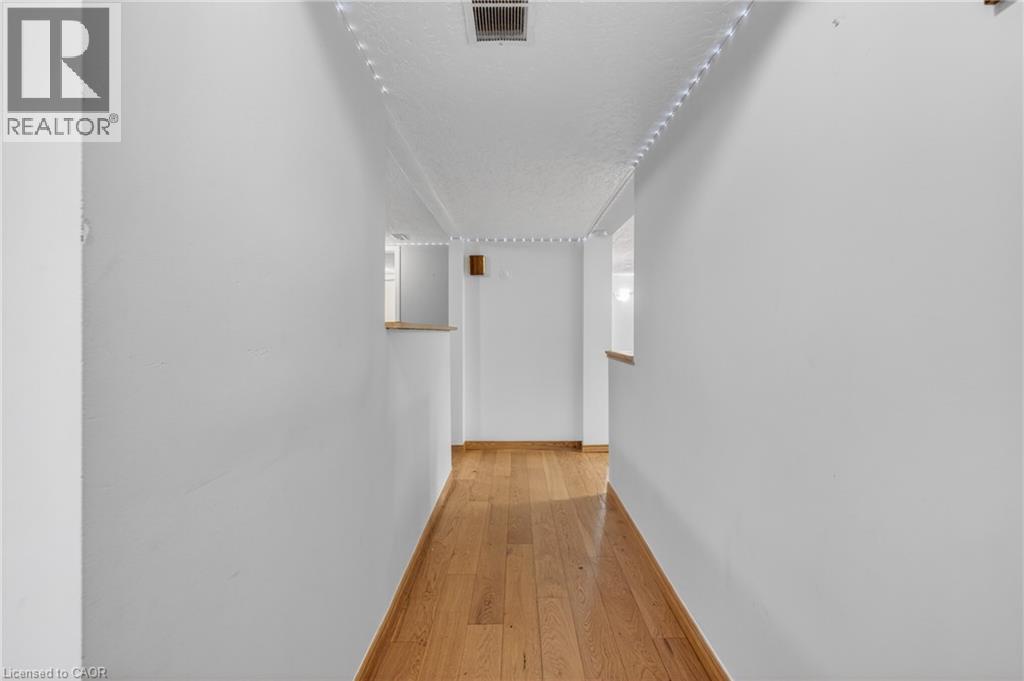 270 Mausser Avenue, Kitchener, ON - Indoor Photo Showing Other Room