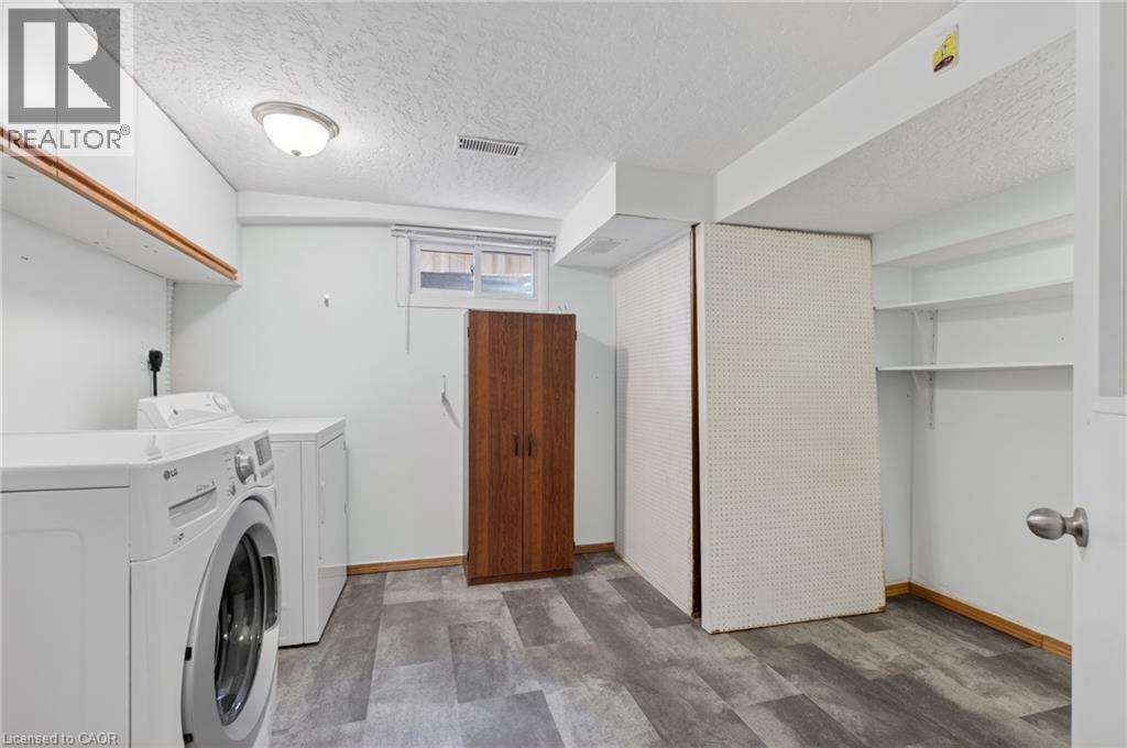270 Mausser Avenue, Kitchener, ON - Indoor Photo Showing Laundry Room