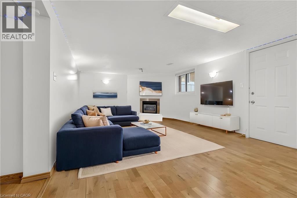 270 Mausser Avenue, Kitchener, ON - Indoor Photo Showing Living Room With Fireplace