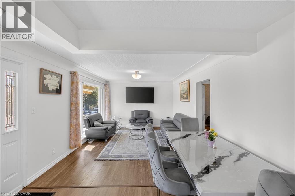 270 Mausser Avenue, Kitchener, ON - Indoor