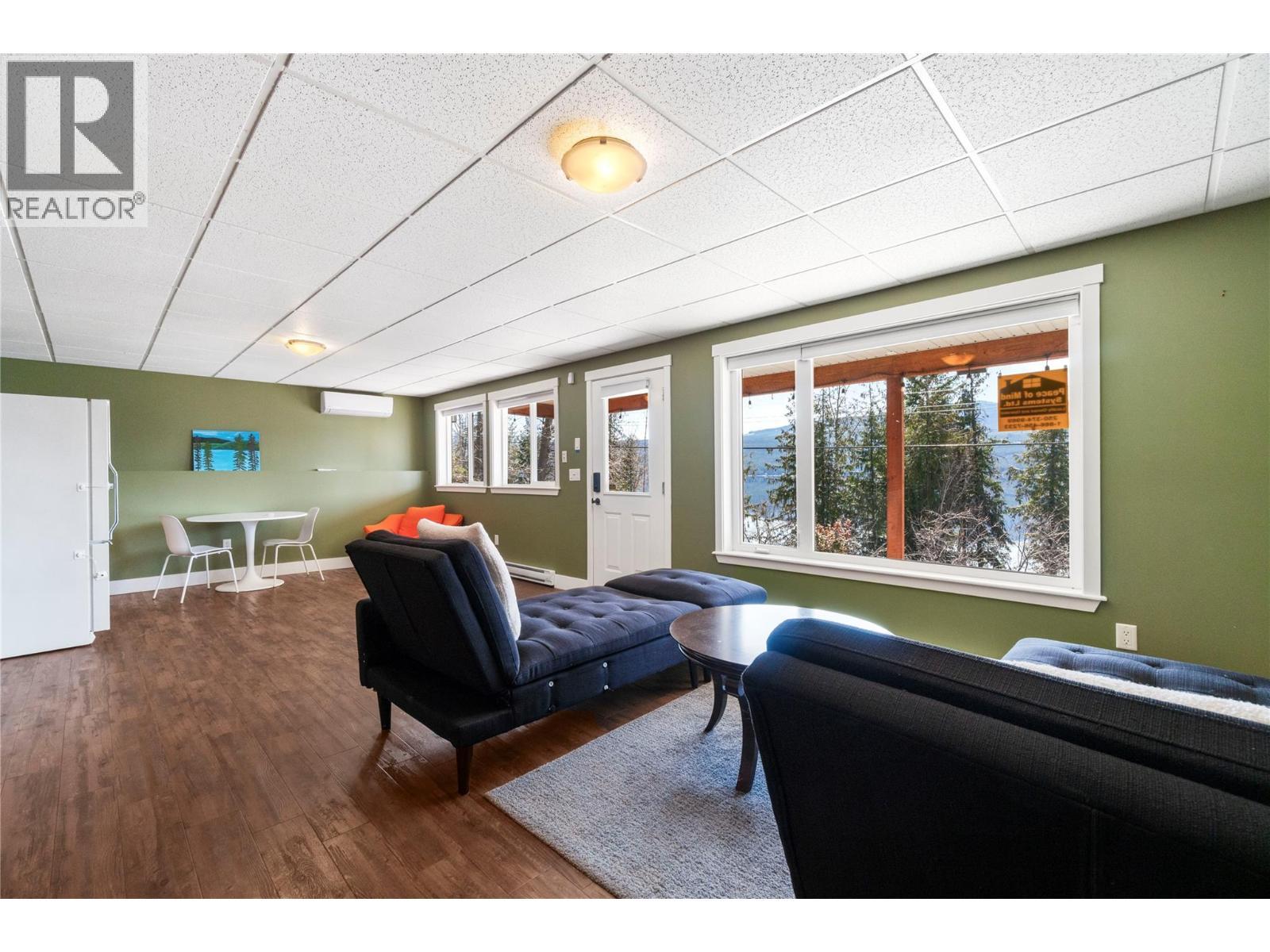 7577 Squilax Anglemont Road, Anglemont, BC - Indoor Photo Showing Other Room