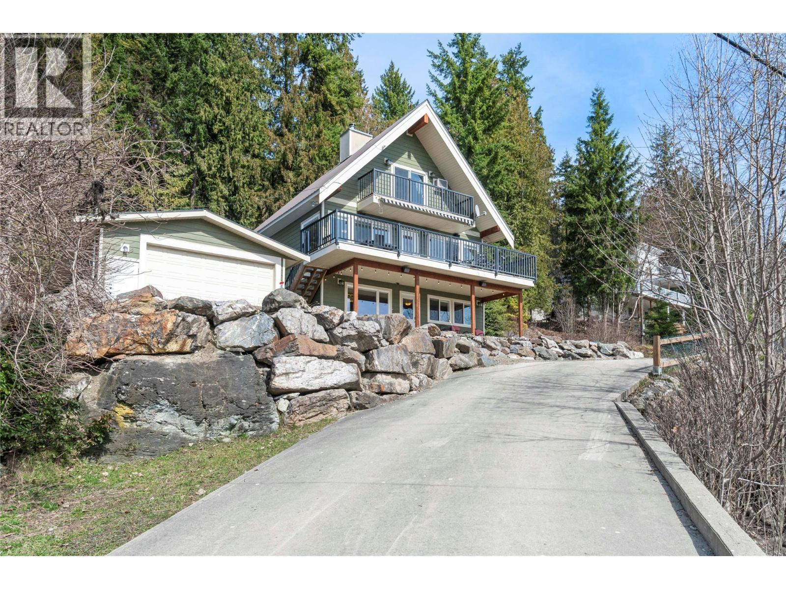 7577 Squilax Anglemont Road, Anglemont, BC - Outdoor