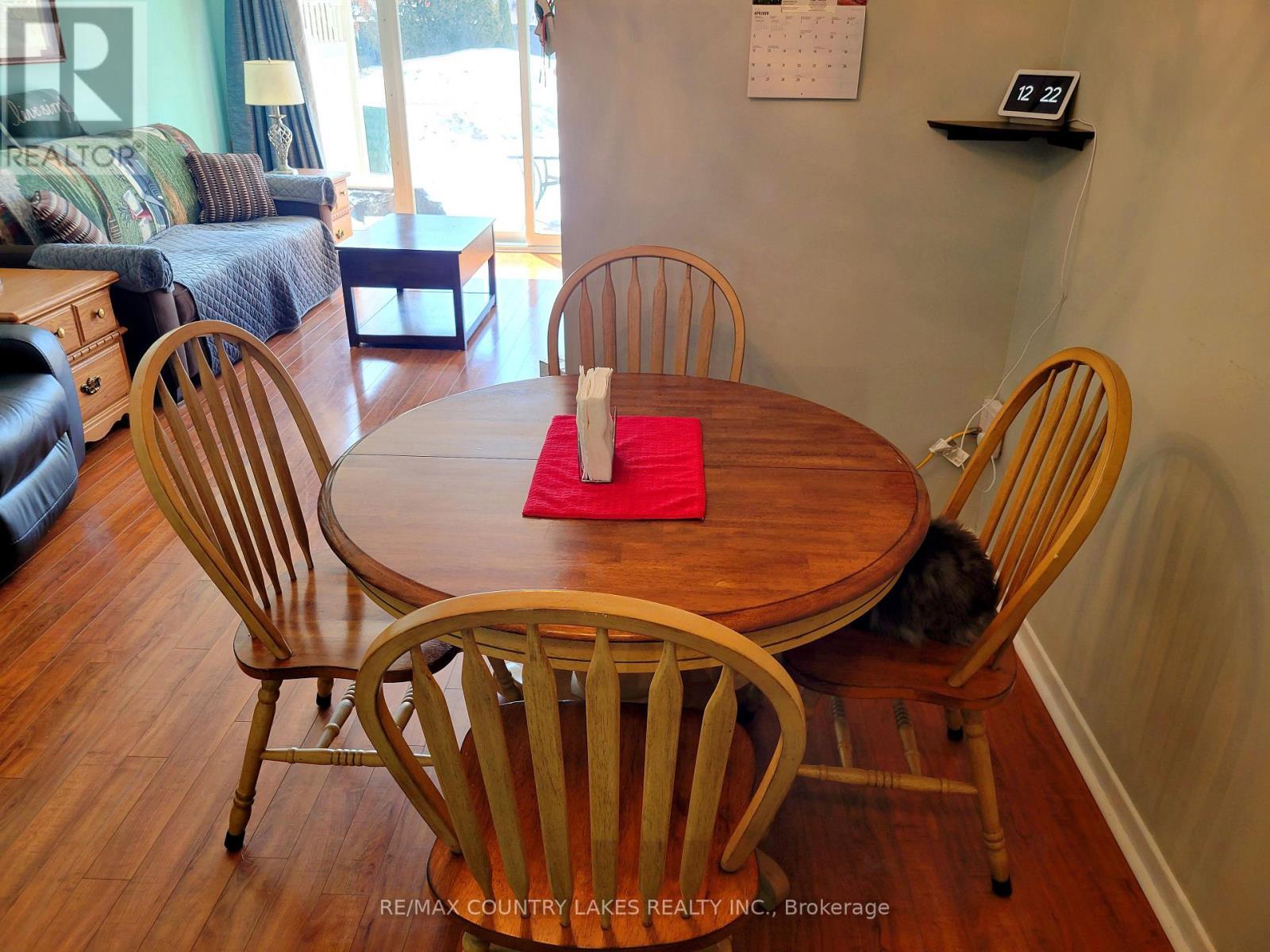 3 - 4 Paradise Boulevard, Ramara, ON - Indoor Photo Showing Dining Room