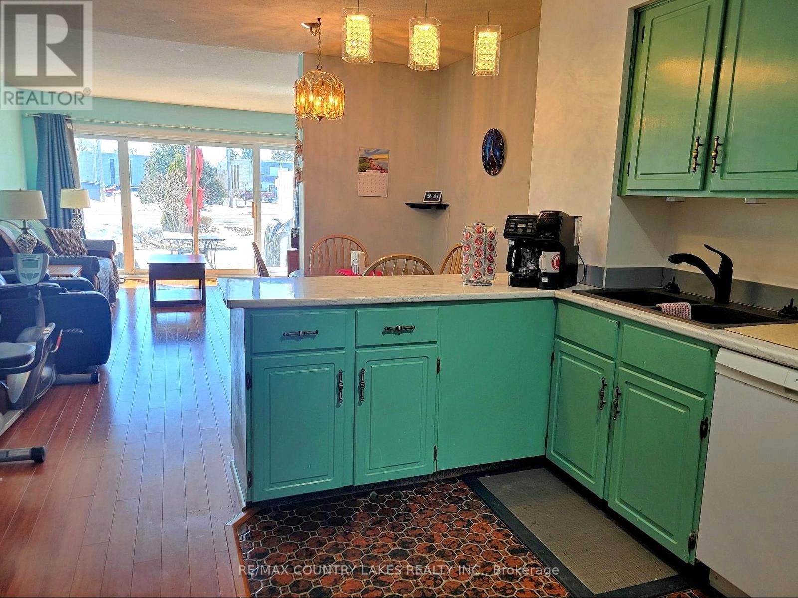 3 - 4 Paradise Boulevard, Ramara, ON - Indoor Photo Showing Kitchen