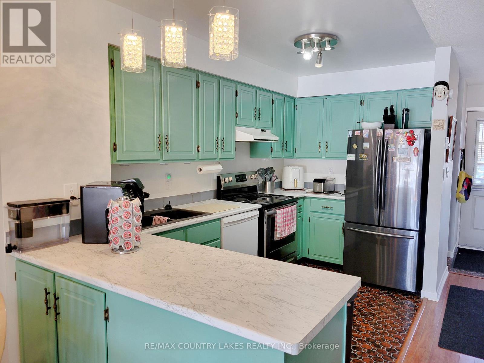 3 - 4 Paradise Boulevard, Ramara, ON - Indoor Photo Showing Kitchen