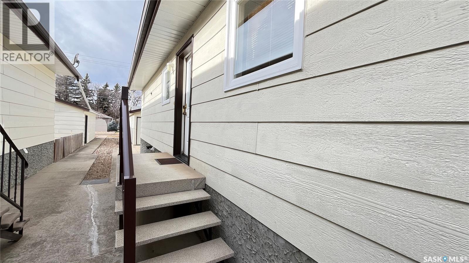 211 Maple Street, Maple Creek, SK - Outdoor With Exterior