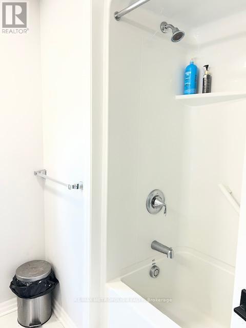 1017 Riverbend Road, London South, ON - Indoor Photo Showing Bathroom