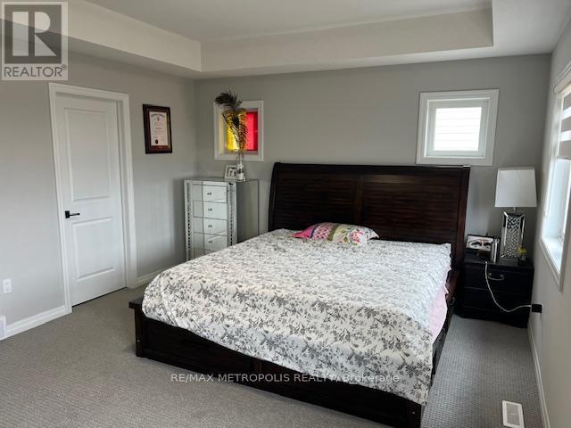 1017 Riverbend Road, London South, ON - Indoor Photo Showing Bedroom