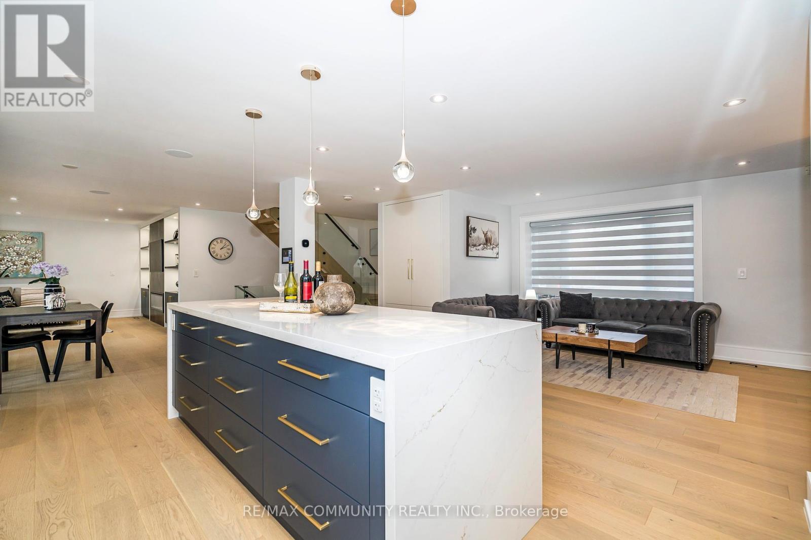 30 Kellythorne Drive, Toronto, ON - Indoor